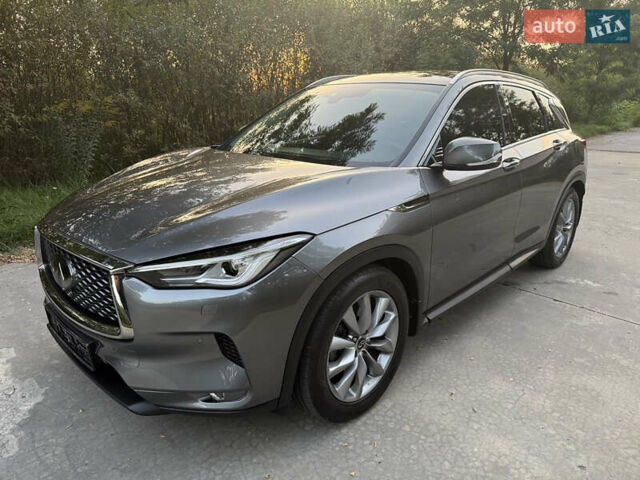 Сірий Інфініті QX50, об'ємом двигуна 2 л та пробігом 51 тис. км за 35999 $, фото 1 на Automoto.ua