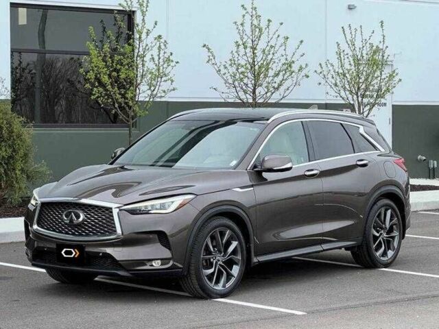 Серый Инфинити QX50, объемом двигателя 2 л и пробегом 113 тыс. км за 5400 $, фото 1 на Automoto.ua