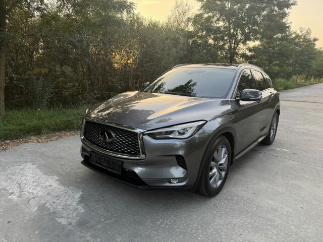 Сірий Інфініті QX50, об'ємом двигуна 2 л та пробігом 52 тис. км за 34700 $, фото 1 на Automoto.ua