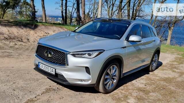 Сірий Інфініті QX50, об'ємом двигуна 2 л та пробігом 52 тис. км за 27000 $, фото 1 на Automoto.ua