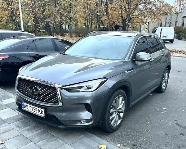 Серый Инфинити QX50, объемом двигателя 2 л и пробегом 93 тыс. км за 26000 $, фото 1 на Automoto.ua