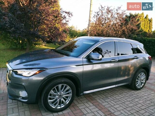 Сірий Інфініті QX50, об'ємом двигуна 2 л та пробігом 12 тис. км за 29500 $, фото 1 на Automoto.ua