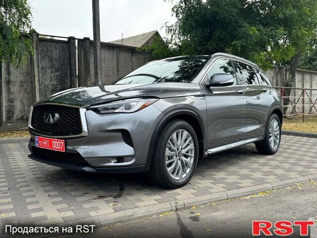 Серый Инфинити QX50, объемом двигателя 2 л и пробегом 47 тыс. км за 27000 $, фото 1 на Automoto.ua