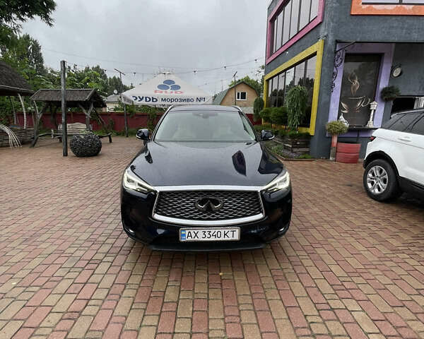 Синий Инфинити QX50, объемом двигателя 2 л и пробегом 17 тыс. км за 28000 $, фото 1 на Automoto.ua