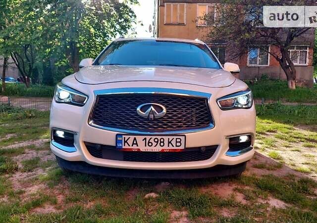 Белый Инфинити QX60, объемом двигателя 3.5 л и пробегом 92 тыс. км за 29500 $, фото 1 на Automoto.ua