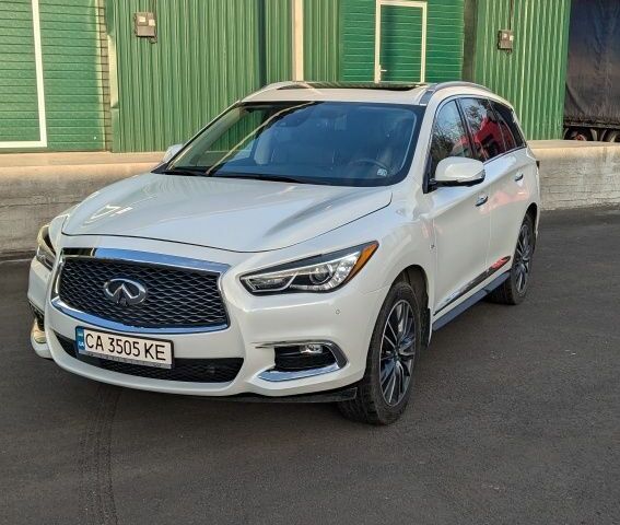Белый Инфинити QX60, объемом двигателя 3.5 л и пробегом 77 тыс. км за 25000 $, фото 1 на Automoto.ua