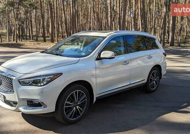 Белый Инфинити QX60, объемом двигателя 3.5 л и пробегом 67 тыс. км за 31500 $, фото 1 на Automoto.ua