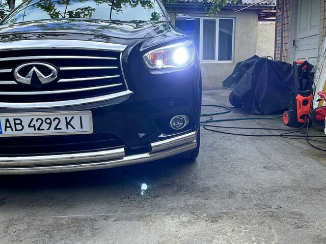 Черный Инфинити QX60, объемом двигателя 3.5 л и пробегом 123 тыс. км за 17500 $, фото 1 на Automoto.ua