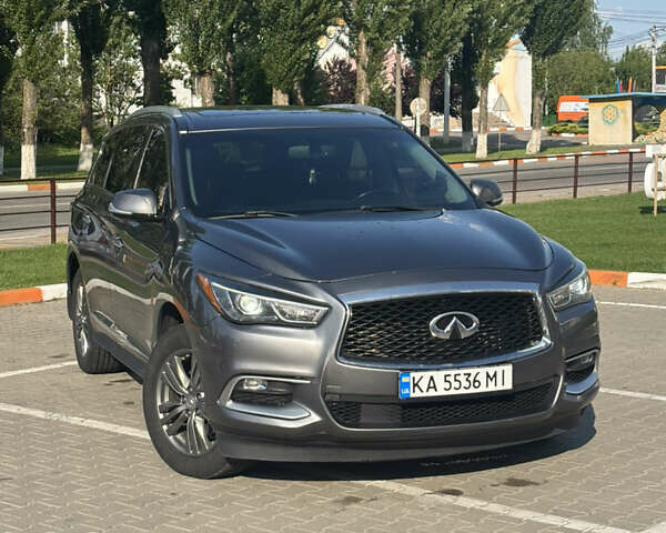 Серый Инфинити QX60, объемом двигателя 3.5 л и пробегом 248 тыс. км за 17300 $, фото 1 на Automoto.ua