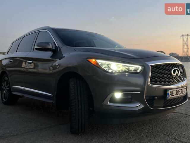 Серый Инфинити QX60, объемом двигателя 3.5 л и пробегом 161 тыс. км за 23000 $, фото 1 на Automoto.ua