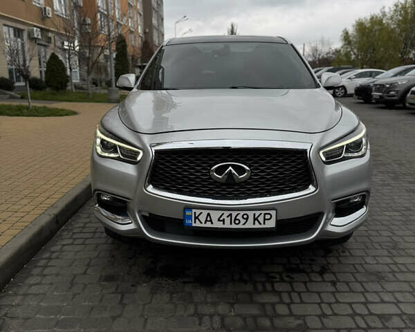 Серый Инфинити QX60, объемом двигателя 3.5 л и пробегом 111 тыс. км за 20000 $, фото 1 на Automoto.ua