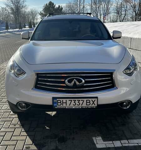 Білий Інфініті QX70, об'ємом двигуна 3.7 л та пробігом 137 тис. км за 20500 $, фото 1 на Automoto.ua