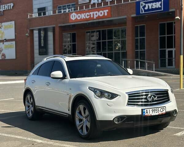 Белый Инфинити QX70, объемом двигателя 2.99 л и пробегом 166 тыс. км за 23500 $, фото 1 на Automoto.ua