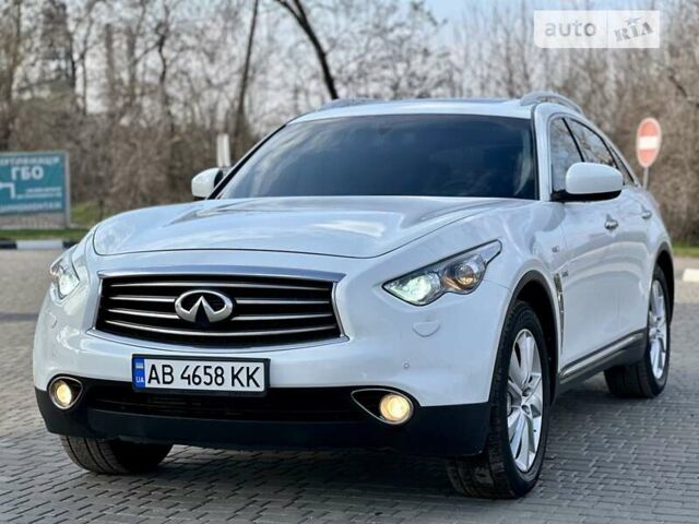 Білий Інфініті QX70, об'ємом двигуна 2.99 л та пробігом 155 тис. км за 26999 $, фото 1 на Automoto.ua