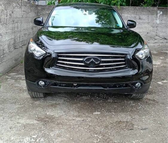 Черный Инфинити QX70, объемом двигателя 3.7 л и пробегом 148 тыс. км за 18000 $, фото 1 на Automoto.ua