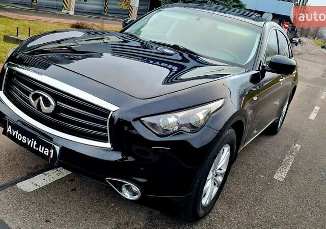 Черный Инфинити QX70, объемом двигателя 3.7 л и пробегом 212 тыс. км за 14950 $, фото 1 на Automoto.ua