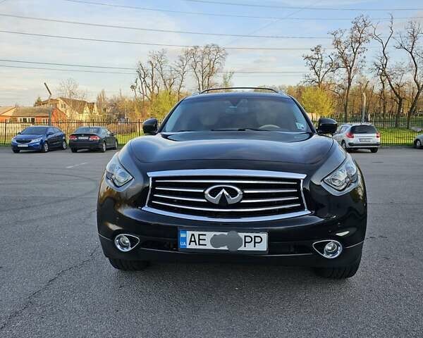 Чорний Інфініті QX70, об'ємом двигуна 3.7 л та пробігом 125 тис. км за 19900 $, фото 1 на Automoto.ua