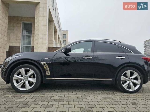 Черный Инфинити QX70, объемом двигателя 2.99 л и пробегом 248 тыс. км за 23900 $, фото 1 на Automoto.ua