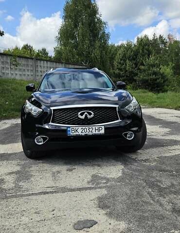 Черный Инфинити QX70, объемом двигателя 3.7 л и пробегом 240 тыс. км за 19700 $, фото 1 на Automoto.ua