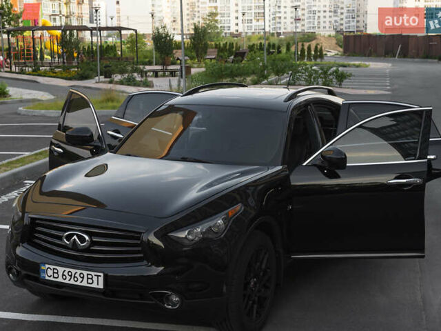 Черный Инфинити QX70, объемом двигателя 3.7 л и пробегом 124 тыс. км за 23000 $, фото 1 на Automoto.ua