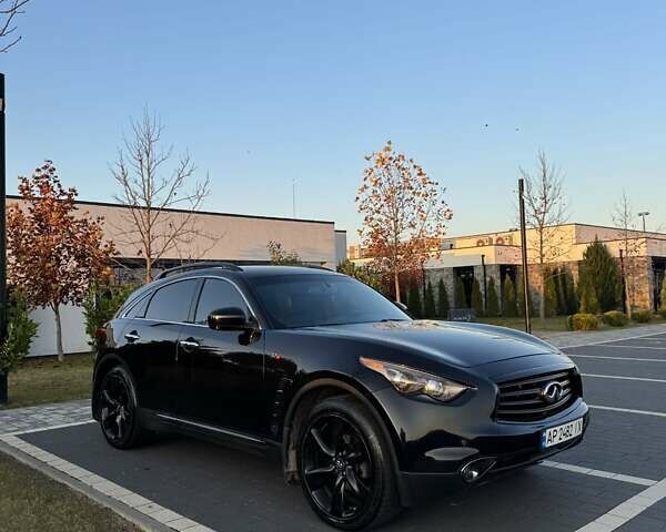 Черный Инфинити QX70, объемом двигателя 3.7 л и пробегом 210 тыс. км за 23500 $, фото 1 на Automoto.ua