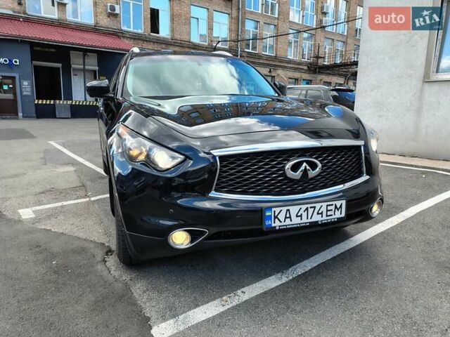 Черный Инфинити QX70, объемом двигателя 3.7 л и пробегом 234 тыс. км за 20500 $, фото 1 на Automoto.ua