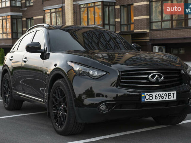 Черный Инфинити QX70, объемом двигателя 3.7 л и пробегом 114 тыс. км за 24999 $, фото 1 на Automoto.ua