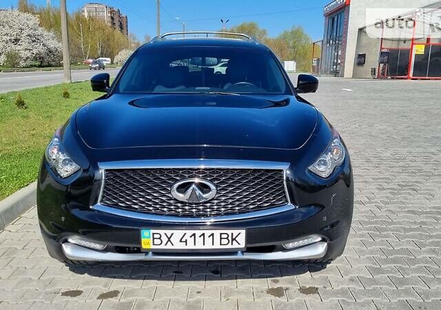 Чорний Інфініті QX70, об'ємом двигуна 3.7 л та пробігом 155 тис. км за 21300 $, фото 1 на Automoto.ua