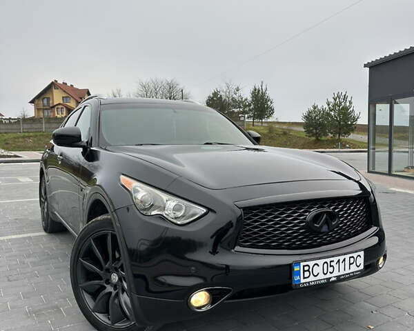 Черный Инфинити QX70, объемом двигателя 3.7 л и пробегом 220 тыс. км за 21500 $, фото 1 на Automoto.ua