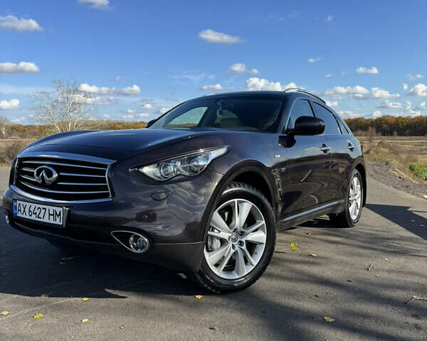 Коричневый Инфинити QX70, объемом двигателя 3.7 л и пробегом 168 тыс. км за 20000 $, фото 1 на Automoto.ua