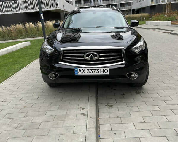 Инфинити QX70, объемом двигателя 3.7 л и пробегом 102 тыс. км за 23000 $, фото 1 на Automoto.ua