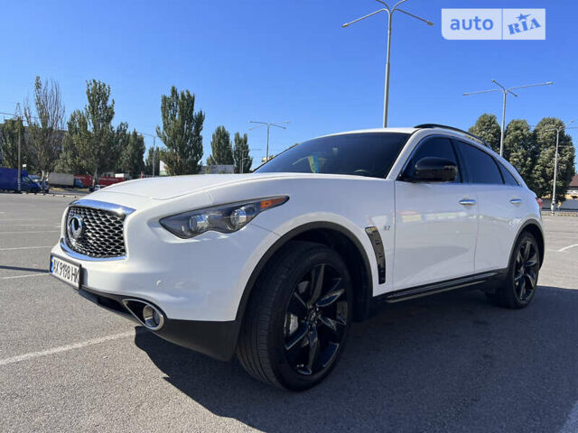 Инфинити QX70, объемом двигателя 3.7 л и пробегом 128 тыс. км за 27700 $, фото 1 на Automoto.ua