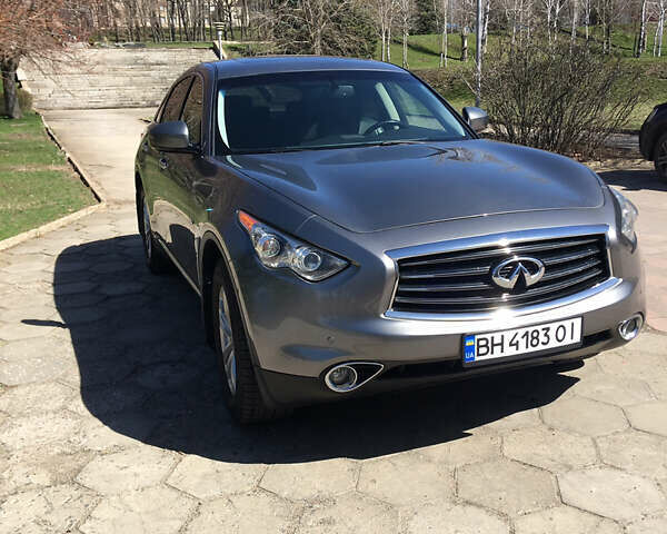 Сірий Інфініті QX70, об'ємом двигуна 3.7 л та пробігом 146 тис. км за 17799 $, фото 1 на Automoto.ua