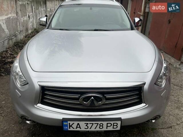 Серый Инфинити QX70, объемом двигателя 3.7 л и пробегом 122 тыс. км за 15500 $, фото 1 на Automoto.ua