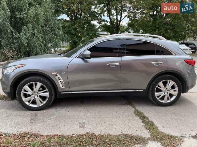 Серый Инфинити QX70, объемом двигателя 3.7 л и пробегом 189 тыс. км за 16500 $, фото 1 на Automoto.ua
