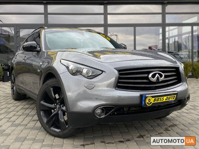 Серый Инфинити QX70, объемом двигателя 3 л и пробегом 209 тыс. км за 24800 $, фото 1 на Automoto.ua