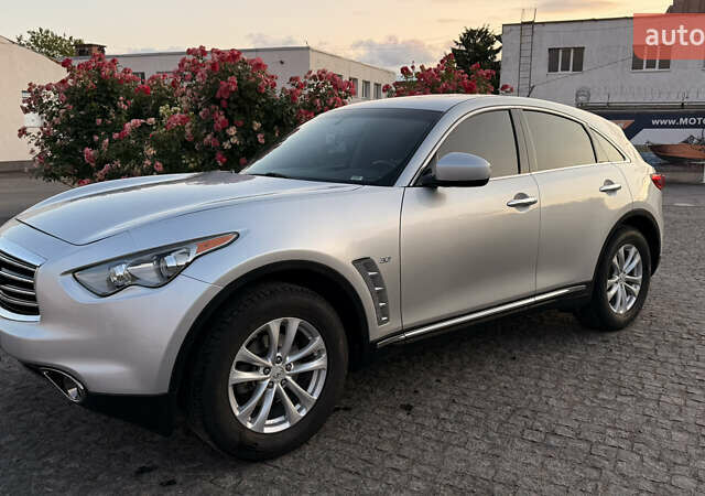 Серый Инфинити QX70, объемом двигателя 3.7 л и пробегом 148 тыс. км за 20500 $, фото 1 на Automoto.ua