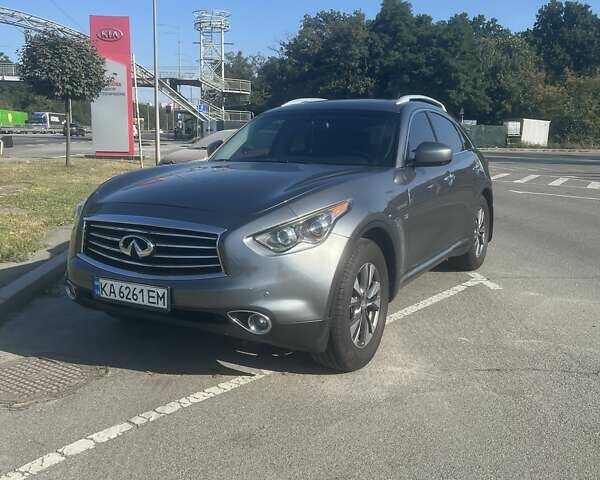 Серый Инфинити QX70, объемом двигателя 3.7 л и пробегом 108 тыс. км за 17500 $, фото 1 на Automoto.ua