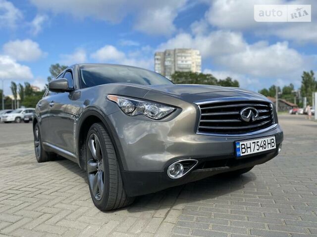 Сірий Інфініті QX70, об'ємом двигуна 3.7 л та пробігом 63 тис. км за 28500 $, фото 1 на Automoto.ua