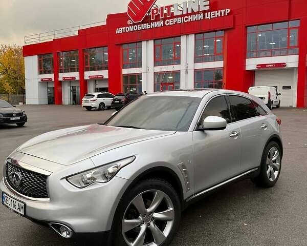 Серый Инфинити QX70, объемом двигателя 3.7 л и пробегом 135 тыс. км за 19999 $, фото 1 на Automoto.ua
