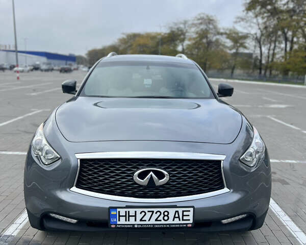 Серый Инфинити QX70, объемом двигателя 3.7 л и пробегом 124 тыс. км за 24000 $, фото 1 на Automoto.ua