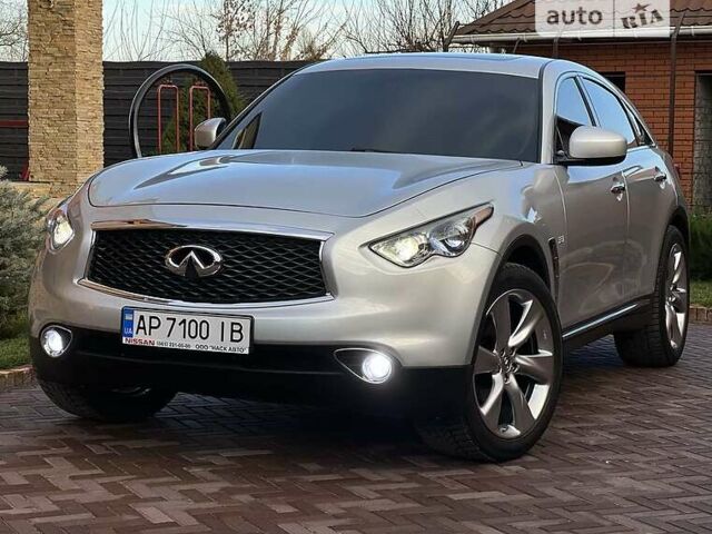 Сірий Інфініті QX70, об'ємом двигуна 3.7 л та пробігом 110 тис. км за 23000 $, фото 1 на Automoto.ua