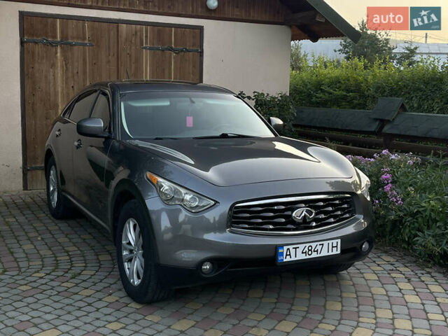 Серый Инфинити QX70, объемом двигателя 3.7 л и пробегом 135 тыс. км за 18500 $, фото 1 на Automoto.ua