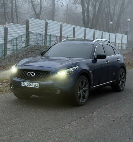Синий Инфинити QX70, объемом двигателя 3.7 л и пробегом 95 тыс. км за 16800 $, фото 1 на Automoto.ua