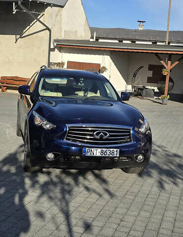 Синий Инфинити QX70, объемом двигателя 3 л и пробегом 220 тыс. км за 20500 $, фото 1 на Automoto.ua