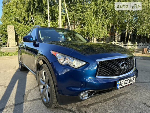 Синий Инфинити QX70, объемом двигателя 3.7 л и пробегом 160 тыс. км за 23900 $, фото 1 на Automoto.ua