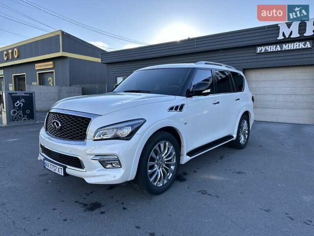 Белый Инфинити QX80, объемом двигателя 5.55 л и пробегом 48 тыс. км за 29900 $, фото 1 на Automoto.ua