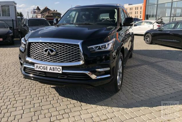 Черный Инфинити QX80, объемом двигателя 5.6 л и пробегом 30 тыс. км за 57400 $, фото 1 на Automoto.ua