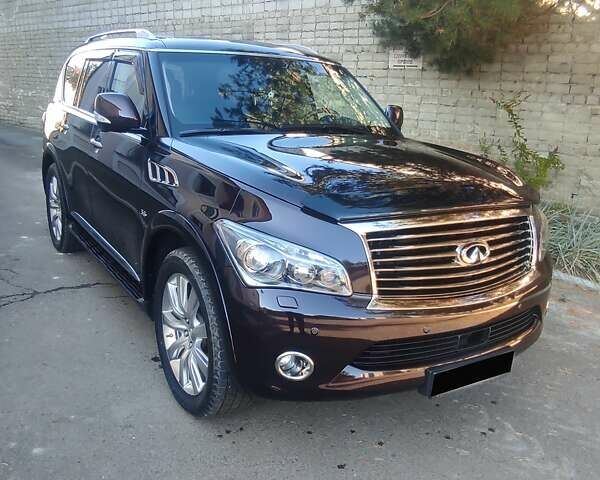 Красный Инфинити QX80, объемом двигателя 5.6 л и пробегом 27 тыс. км за 25600 $, фото 1 на Automoto.ua