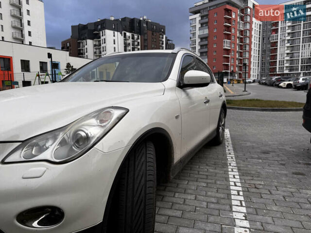 Білий Інфініті EX 25, об'ємом двигуна 2.5 л та пробігом 172 тис. км за 14600 $, фото 1 на Automoto.ua